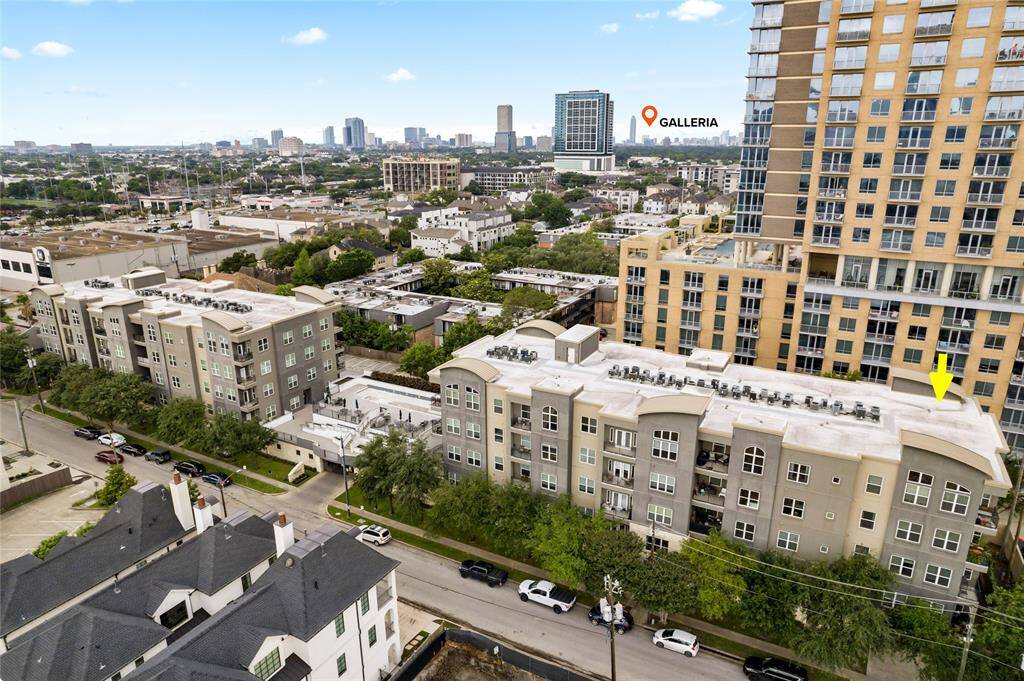 A bird's eye view of this unit (with the yellow arrow) in relation to the Galleria. You are 1 block west of Waugh and just a few blocks north of West Grey in a gated and controlled mid-rise near River Oaks/Montrose. Walking distance to restaurants, shopping, and nightlife.