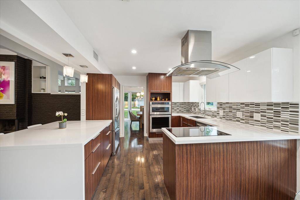 This kitchen will make you want to show off your cooking skills for friends and family