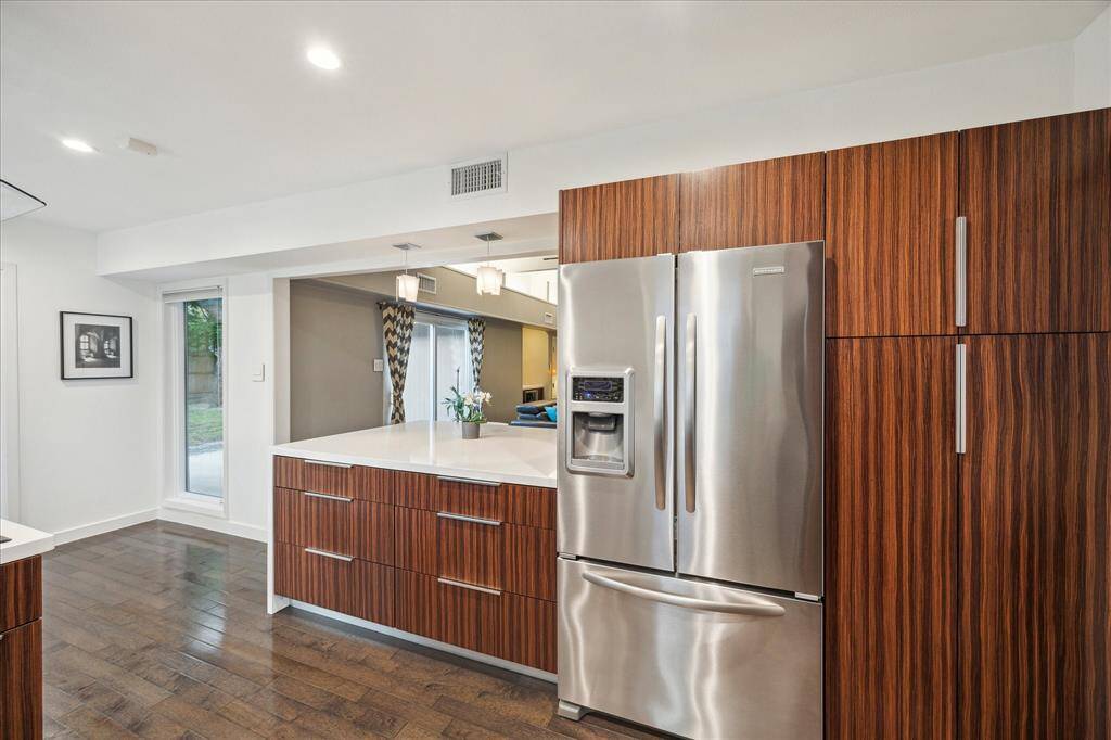 Ample storage abounds in this modern kitchen