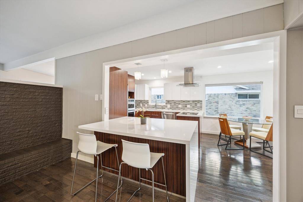 Kitchen features plenty of seating for a casual meal