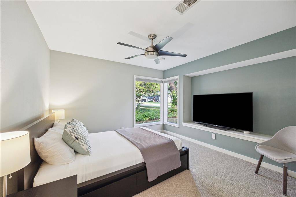 Front guest bedroom with corner bright corner window