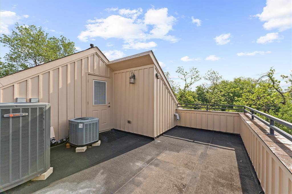 Roof top deck