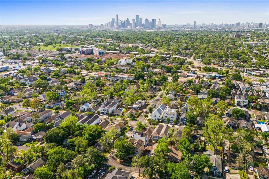 Just minutes from downtown!
