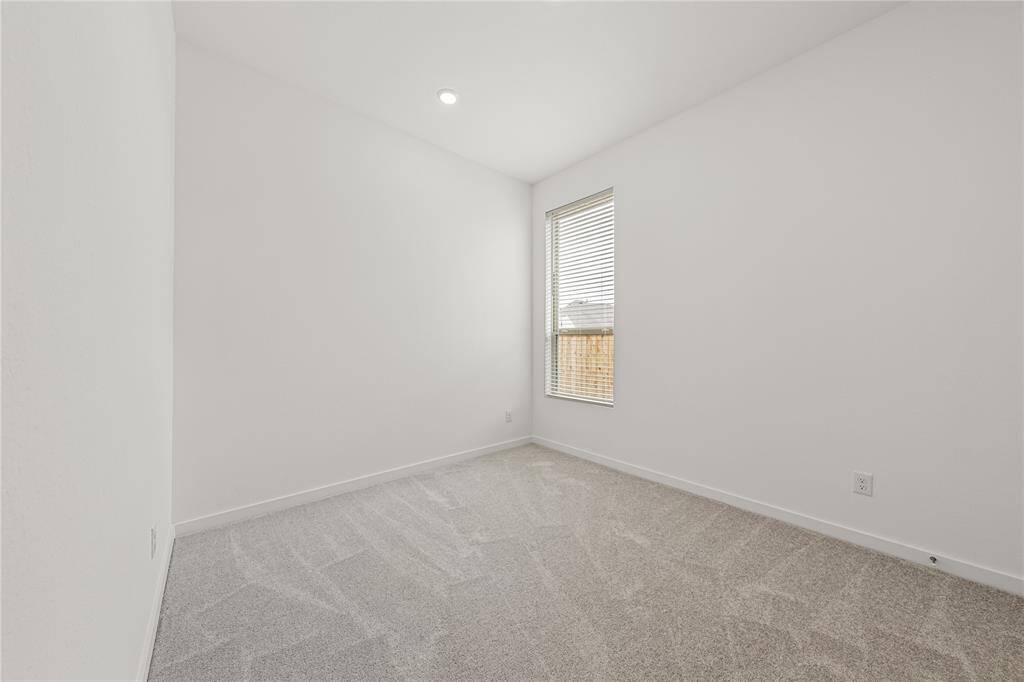 Secondary bedroom