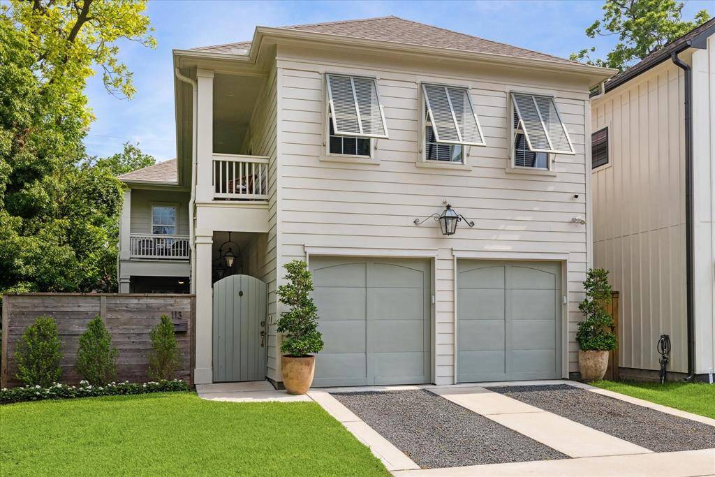 113 Munford –Welcome Home to this charming home with delightful curb appeal!