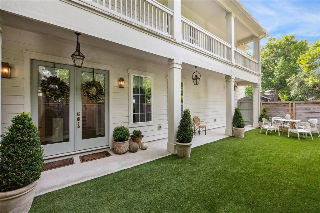 It offers the perfect space for your outdoor gatherings, a peaceful place to relax and plenty of room for Fido to play - a perfect blend of low maintenance living and outdoor pleasure.