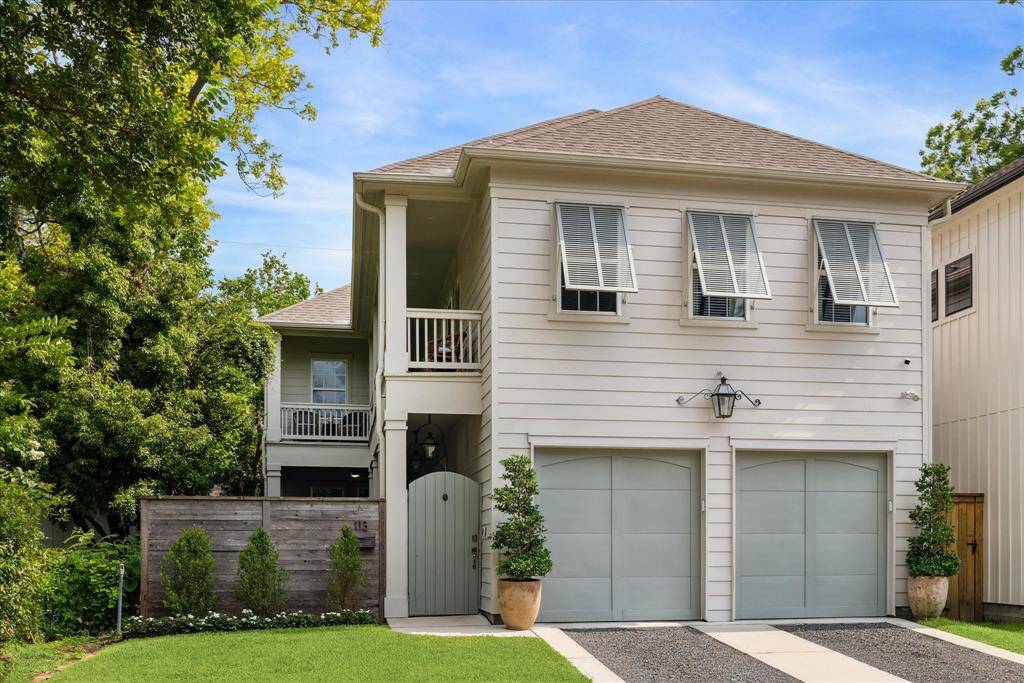 113 Munford - Don't miss out on the opportunity to live in this prominent neighborhood in a home that offers, luxury, comfort, and convenience. Schedule your showing today!