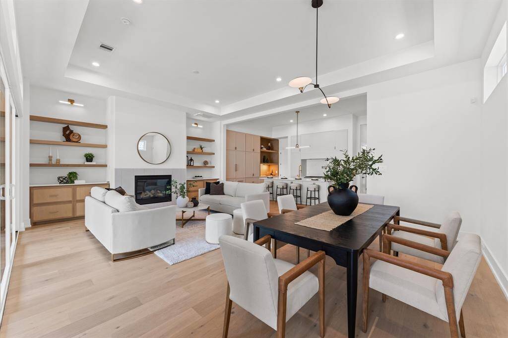 What a perfect space for entertaining.