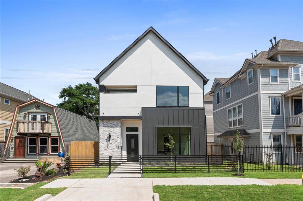 1130 Nicholson Street is located on hike/bike trails in the Heights.