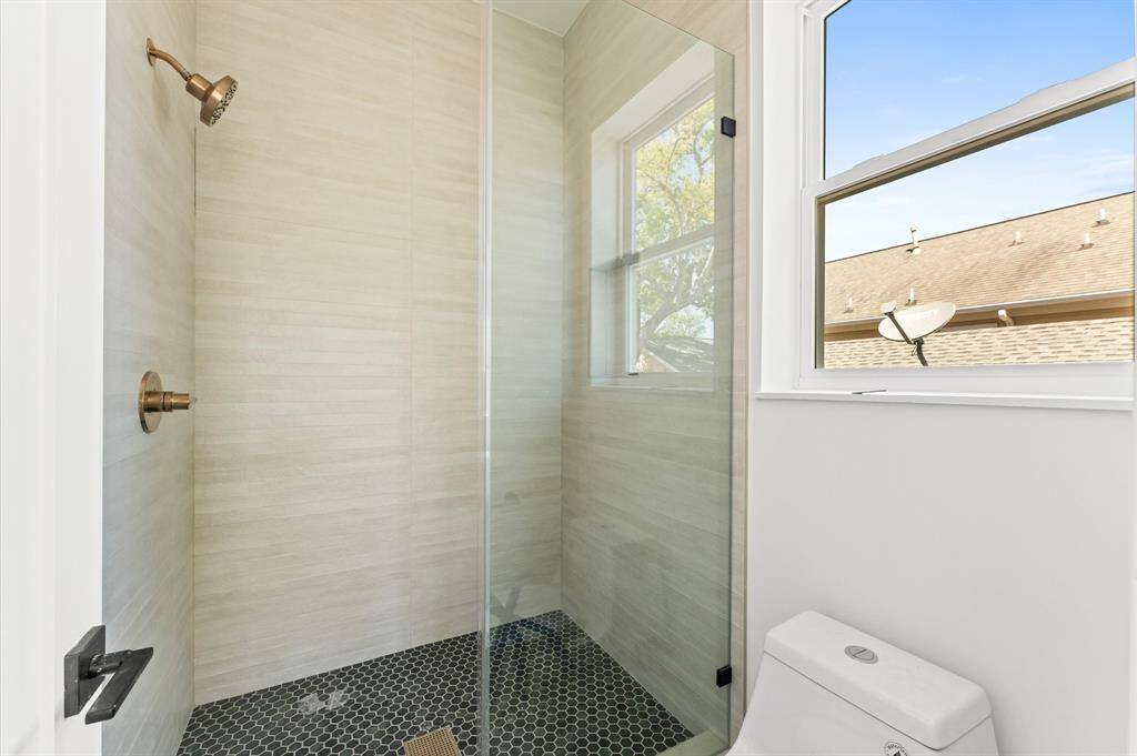 Bathroom 3.