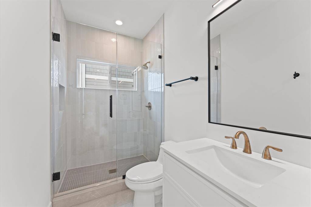 Garage apartment bathroom.