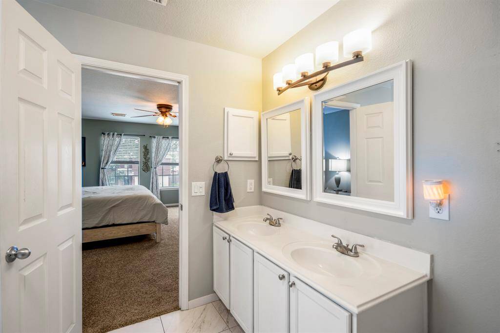 This primary bathroom vanity is designed for convenience and style.
