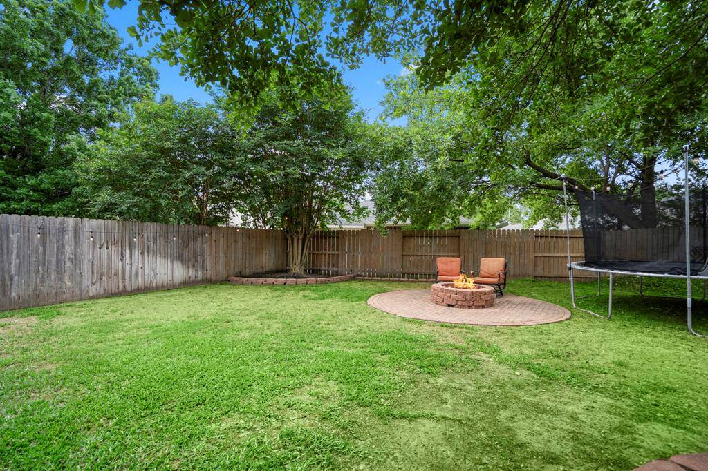 The surrounding fencing provides privacy and a sense of security.