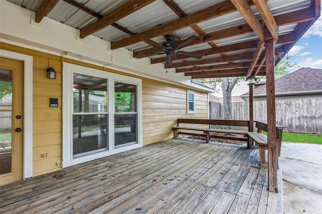 Don't miss out this opportunity to own this lovely home!