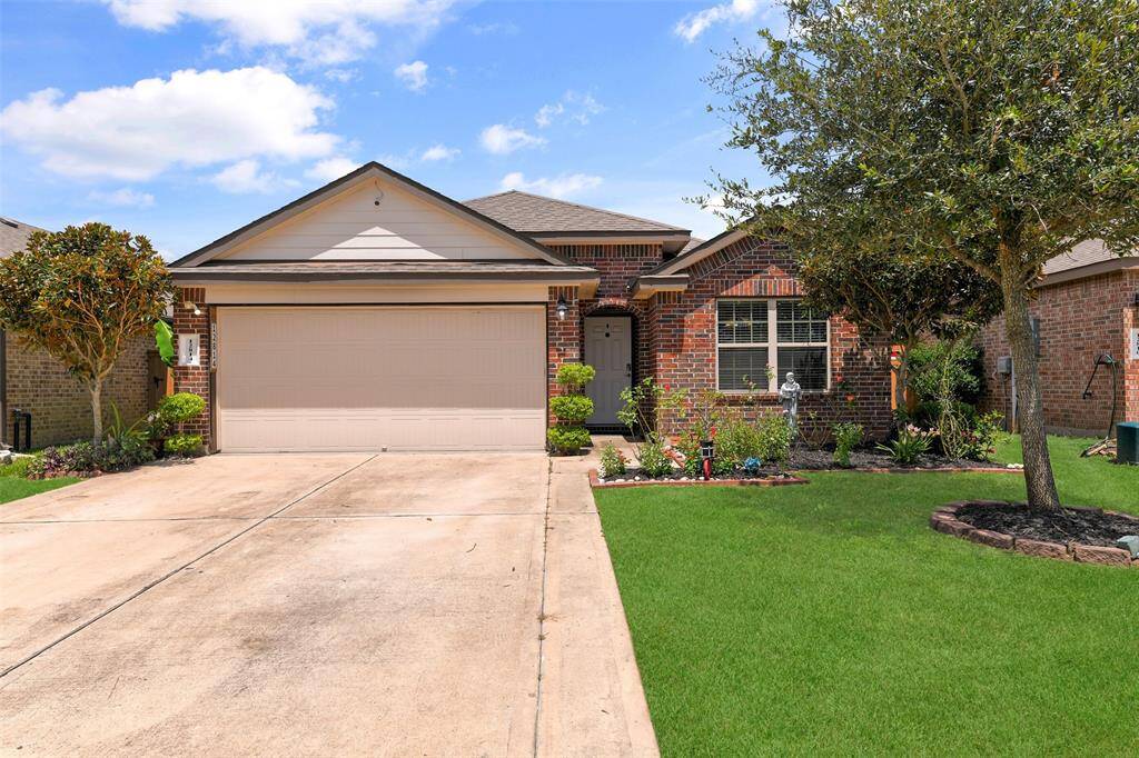 Welcome to 12814 Pirate Bend Drive in the master-planned Lago Mar community in Texas City! This 2017-built DR Horton single-story home boasts great curb appeal with a brick and Hardie Plank elevation with a double-wide driveway and beautifully manicured landscaping.