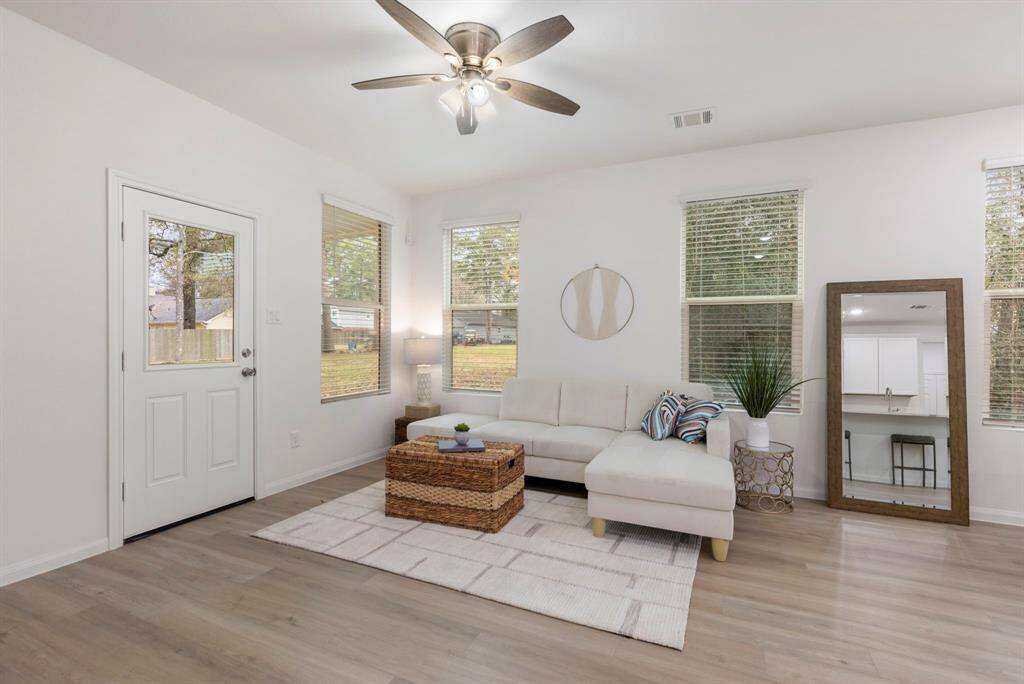 living area with lots of natural light.