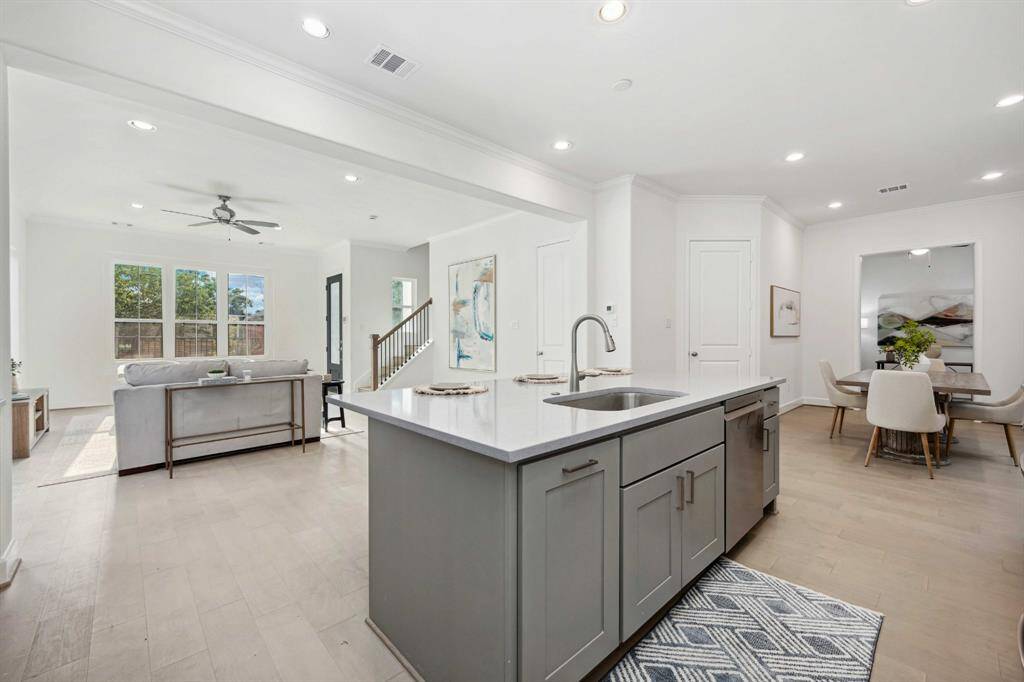 Never miss a moment. Whether you’re meal-prepping or chatting with friends, this open layout keeps you in the mix—and makes hosting effortless.
