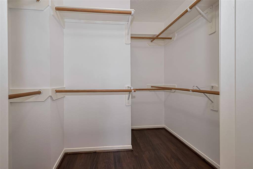 Walk-in Closet