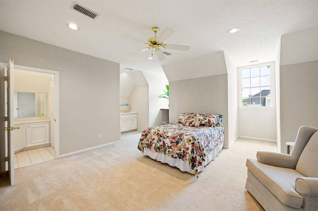 Fourth bedroom along with full en-suite bathroom