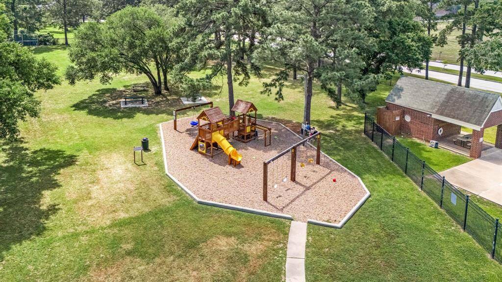 Lakewood Oaks community playground!