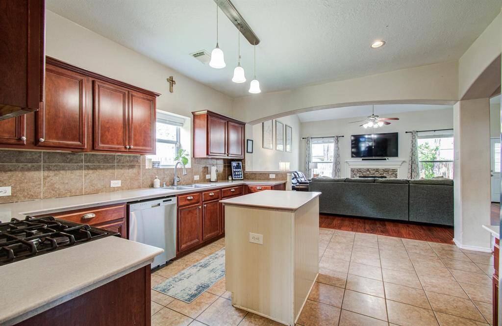 Light and bright cooking space.