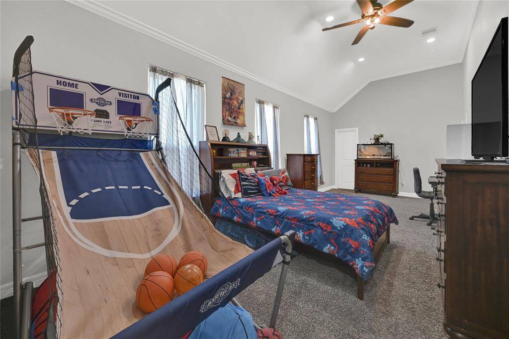 Second primary bedroom/mother in law suite