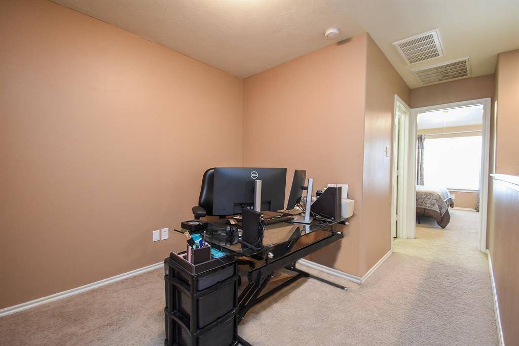 Convenient work space for those who work remotely