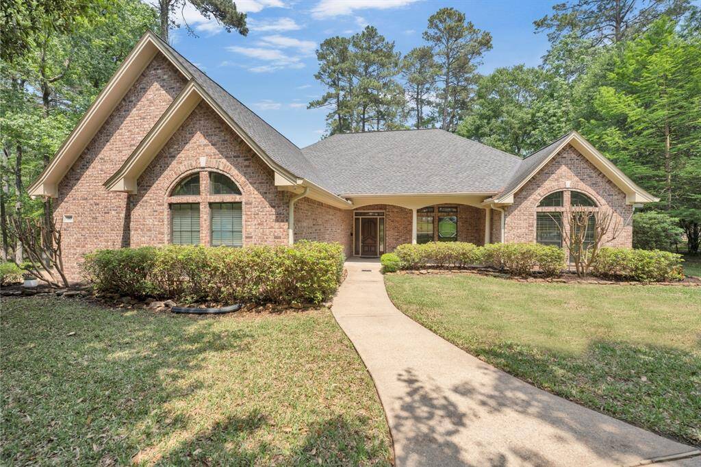 Welcome to 149 Broadmoor Dr!