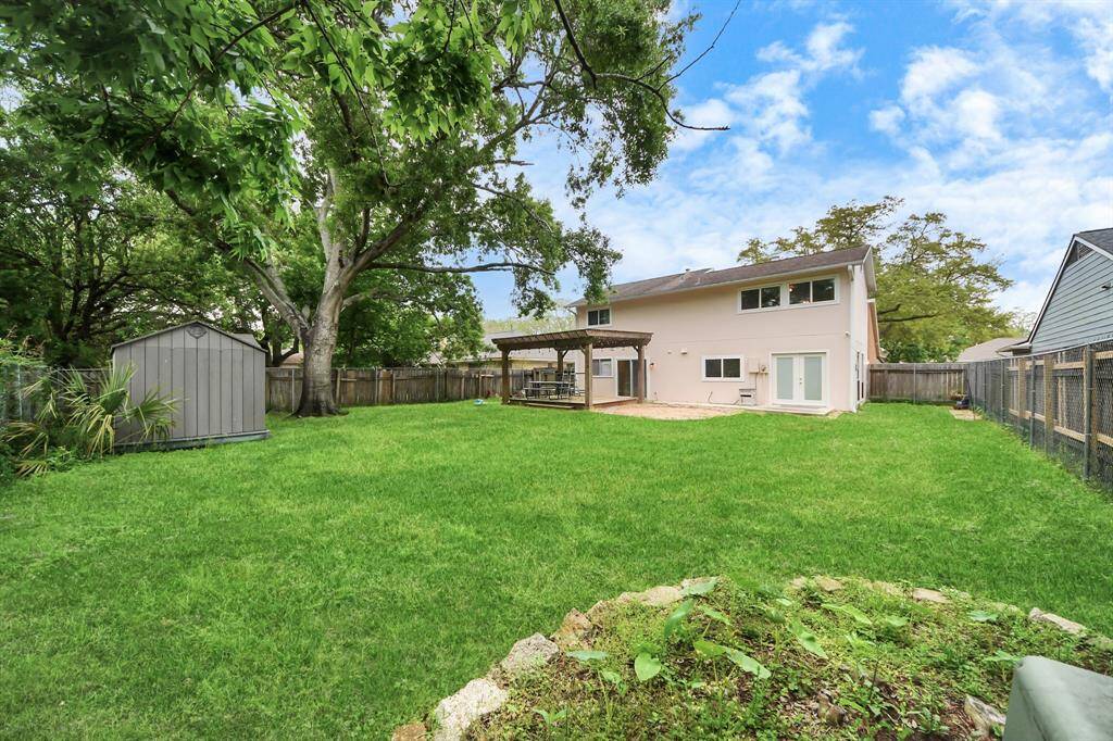 Spacious backyard