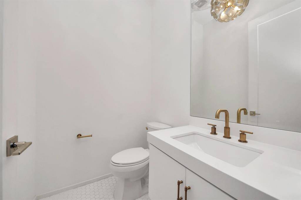 Half bathroom on the 2nd floor.