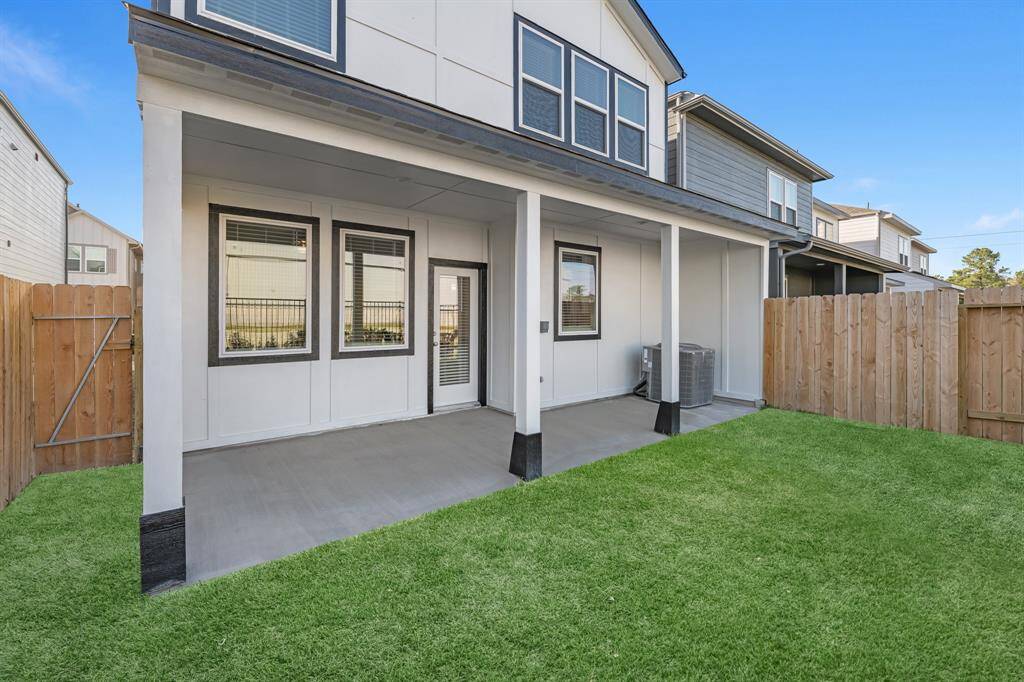 private backyard with no neighbors behind