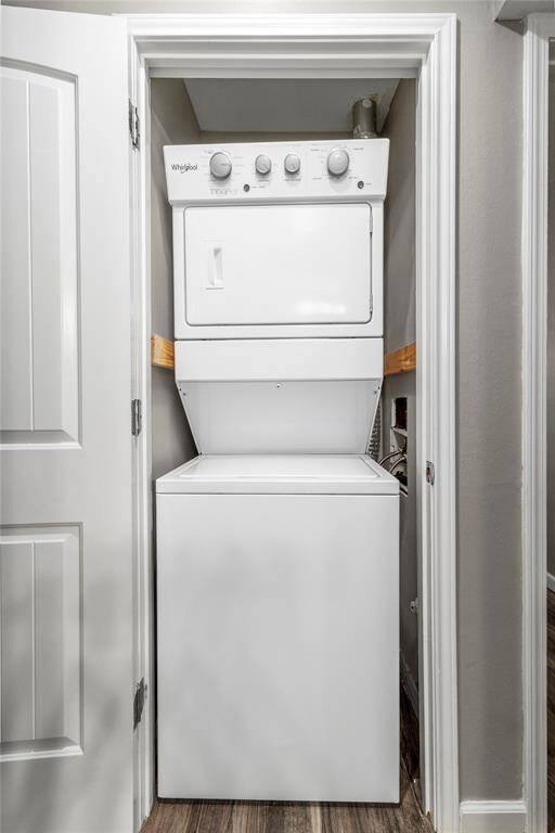 Washer/dryer included