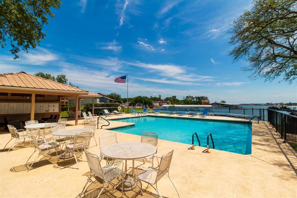 This pool is calling your name!