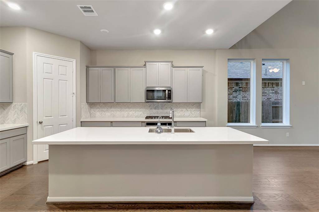 Note: Sample product photo. Actual exterior and interior selections may vary by homesite. Photo is virtually staged