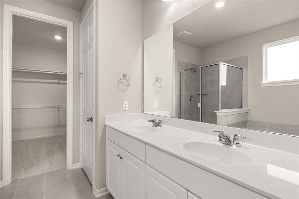 Note: Sample product photo. Actual exterior and interior selections may vary by homesite. Photo is virtually staged