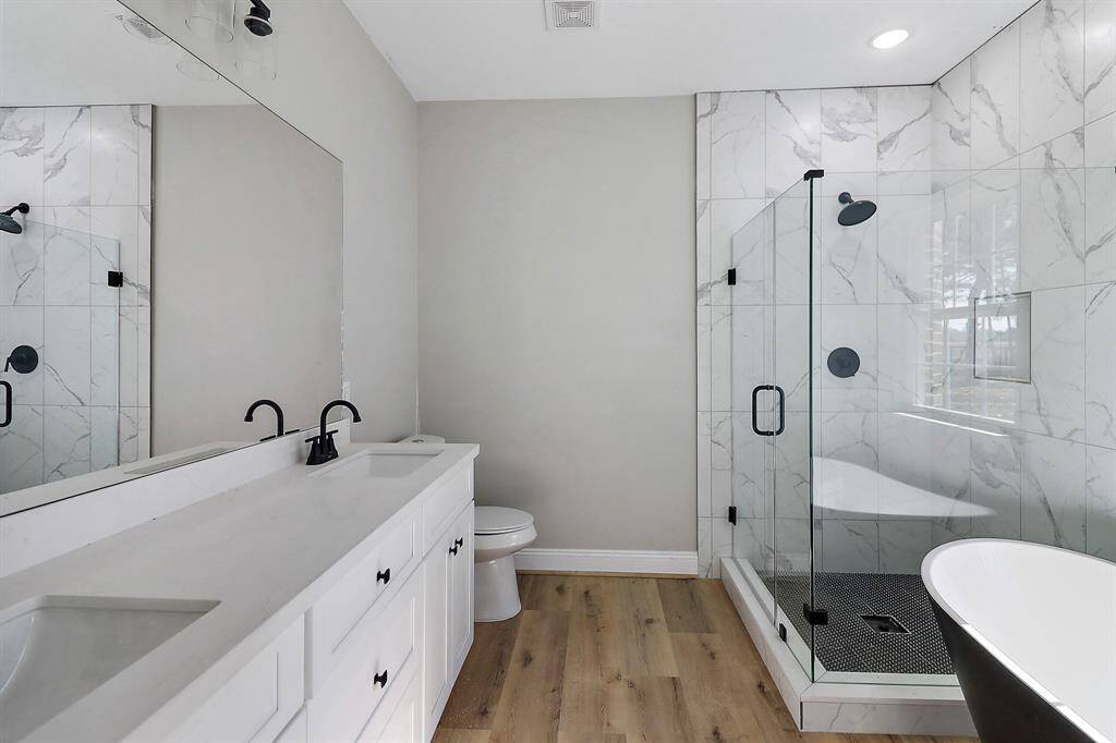 PICTURES ARE OF PREVIOUS HOME - SELECTIONS AND COLORS MAY VARY