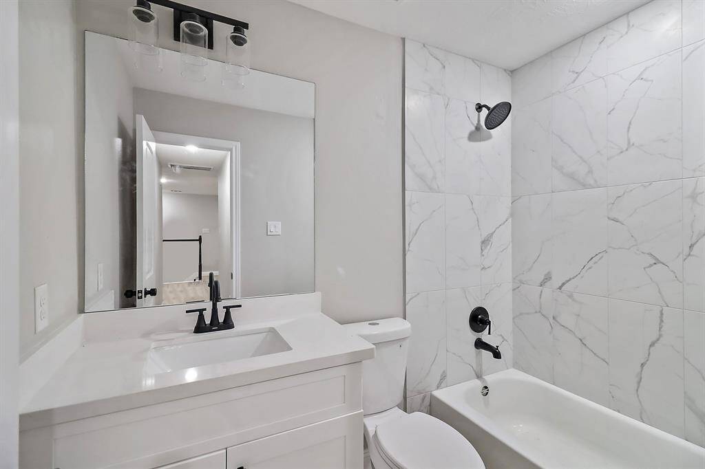 PICTURES ARE OF PREVIOUS HOME - SELECTIONS AND COLORS MAY VARY