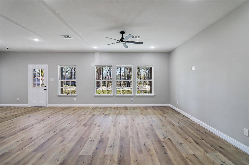 PICTURES ARE OF PREVIOUS HOME - SELECTIONS AND COLORS MAY VARY