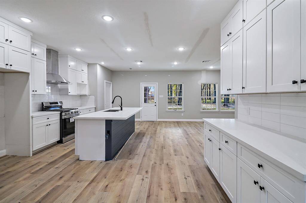 PICTURES ARE OF PREVIOUS HOME - SELECTIONS AND COLORS MAY VARY