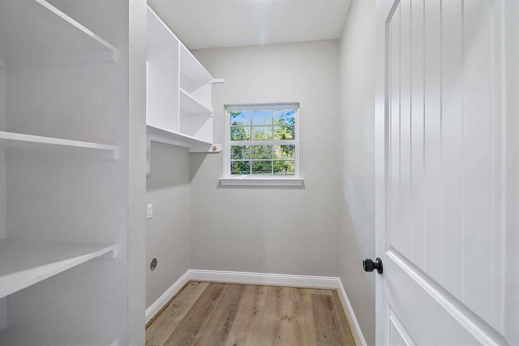 PICTURES ARE OF PREVIOUS HOME - SELECTIONS AND COLORS MAY VARY