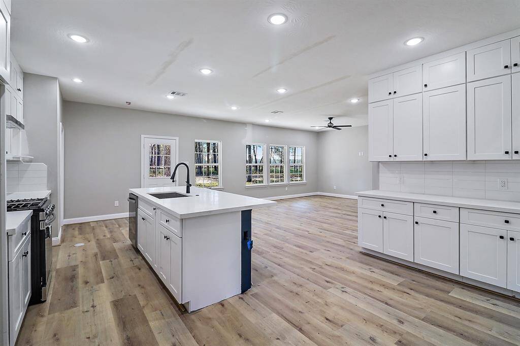 PICTURES ARE OF PREVIOUS HOME - SELECTIONS AND COLORS MAY VARY