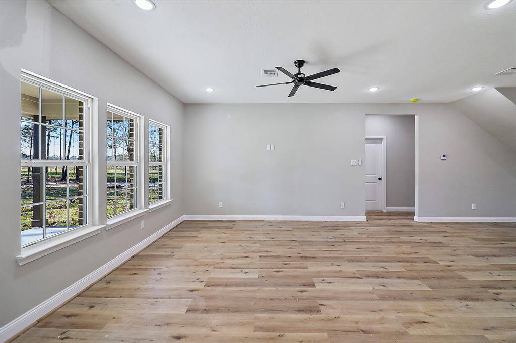 PICTURES ARE OF PREVIOUS HOME - SELECTIONS AND COLORS MAY VARY