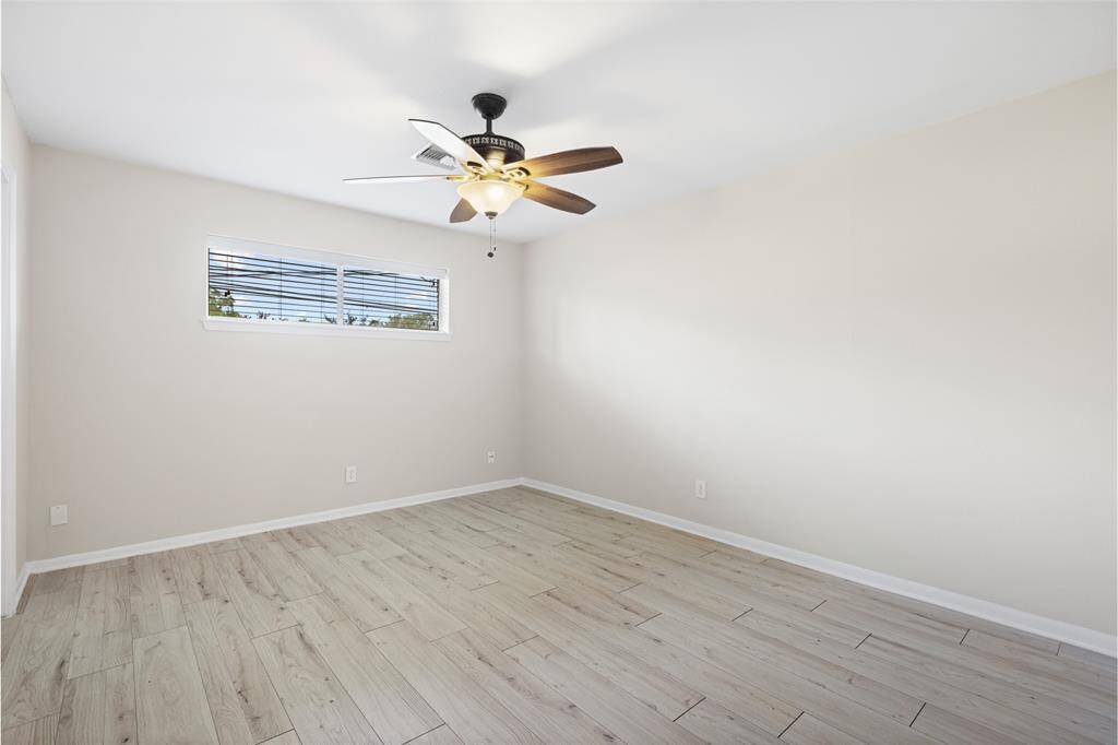Secondary bedroom