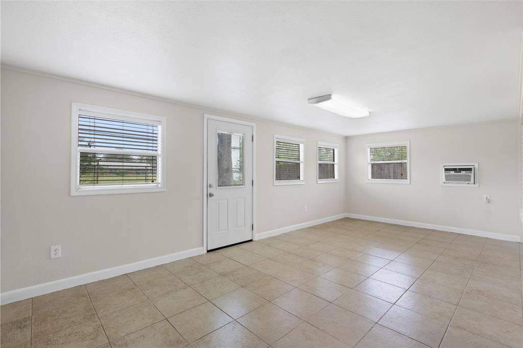 Sunroom/office/play room