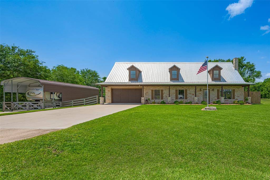 The curb appeal of this home will have you in love as soon you pull into the driveway!