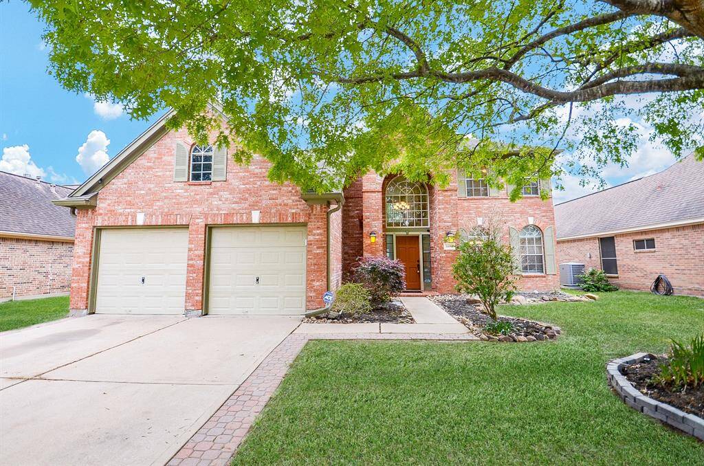 YOU will fall in LOVE with this MESMERIZING 2 story 3/2/1 home with many upgrades in the subdivision of Park Harbor Estates!