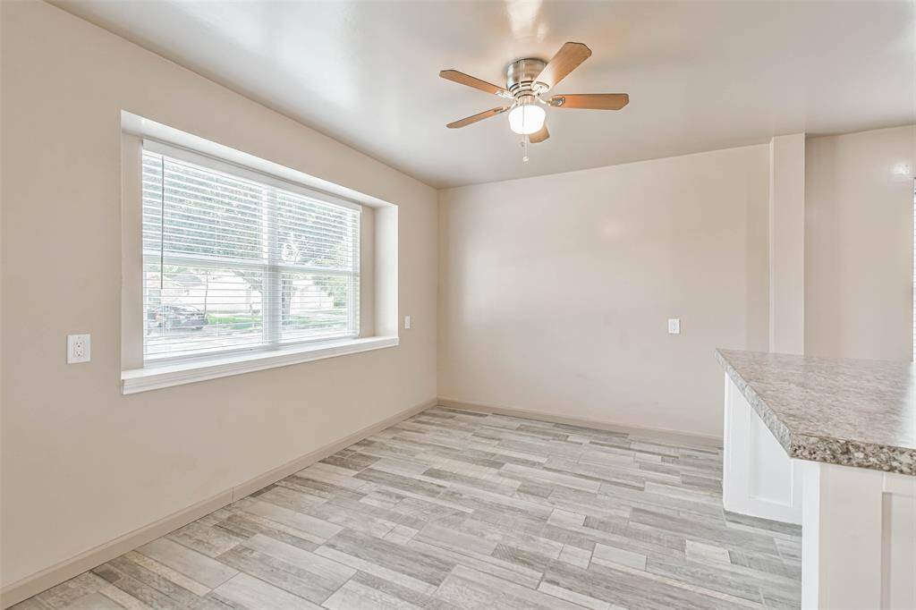 Dining area in kitchen