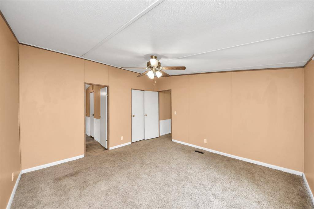 Primary bedroom has ensuite bathroom and large walk in closet