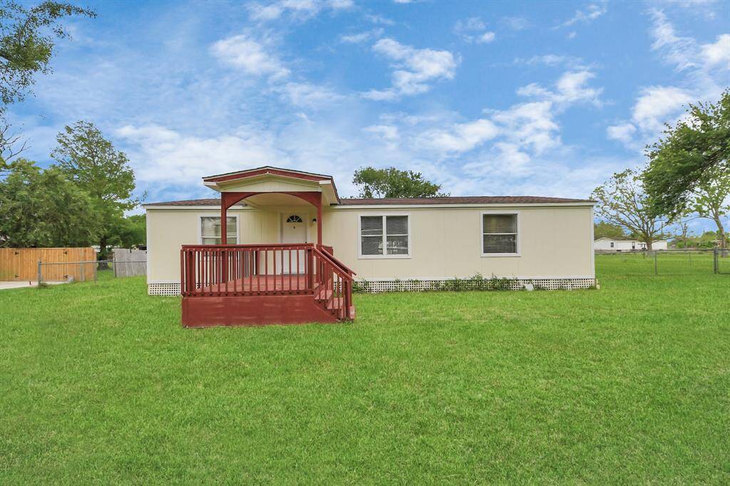 Welcome home to 16711 Sandy Meadow Lane!