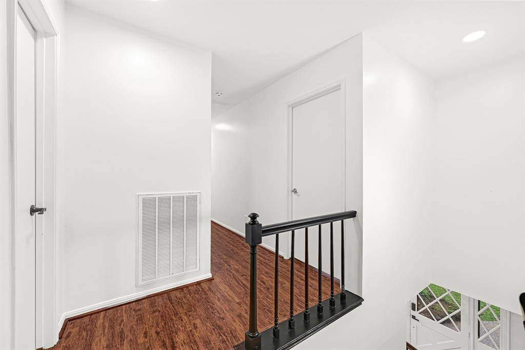 Entry to the second floor.